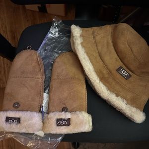 Ugg Suede and Fur Bucket Hat with Matching Mittens